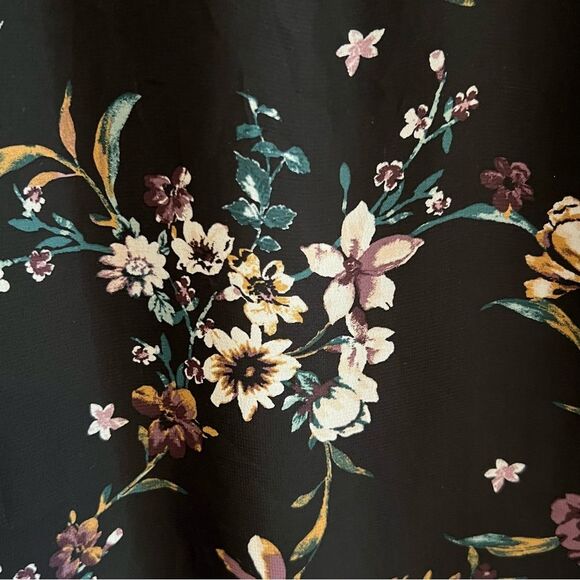 IZ Byer Black Floral Chiffon Top Size L Ruffled Boho Dark Floral Whimsigoth - Picture 6 of 8
